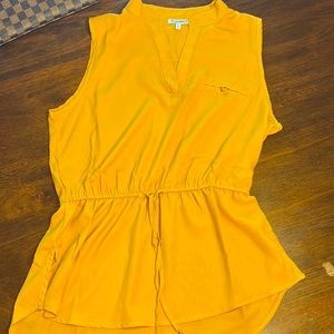 Mustard colored sleeveless top💛